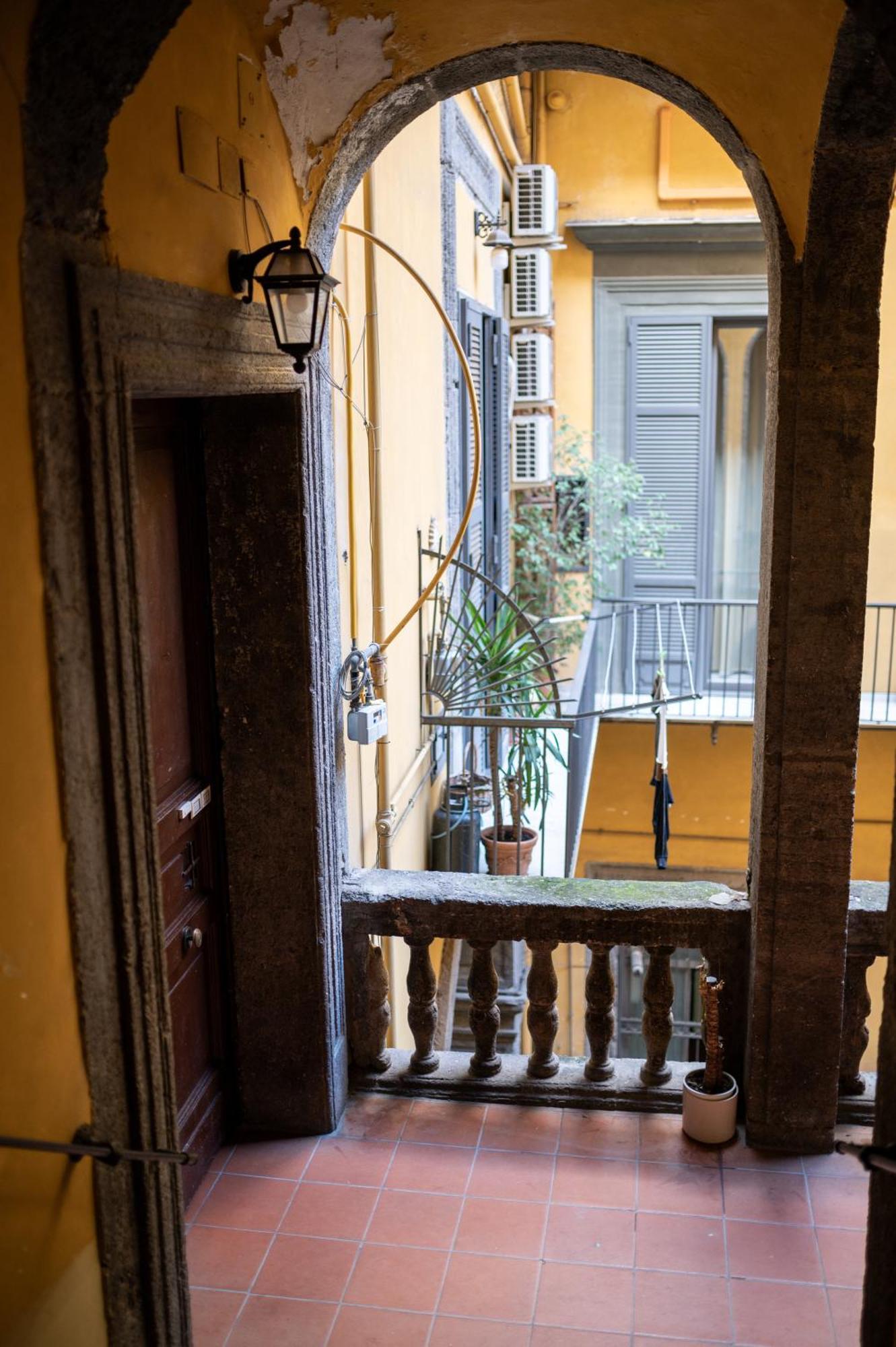 Stay Soft Apartment - Centro Storico Napoli Экстерьер фото